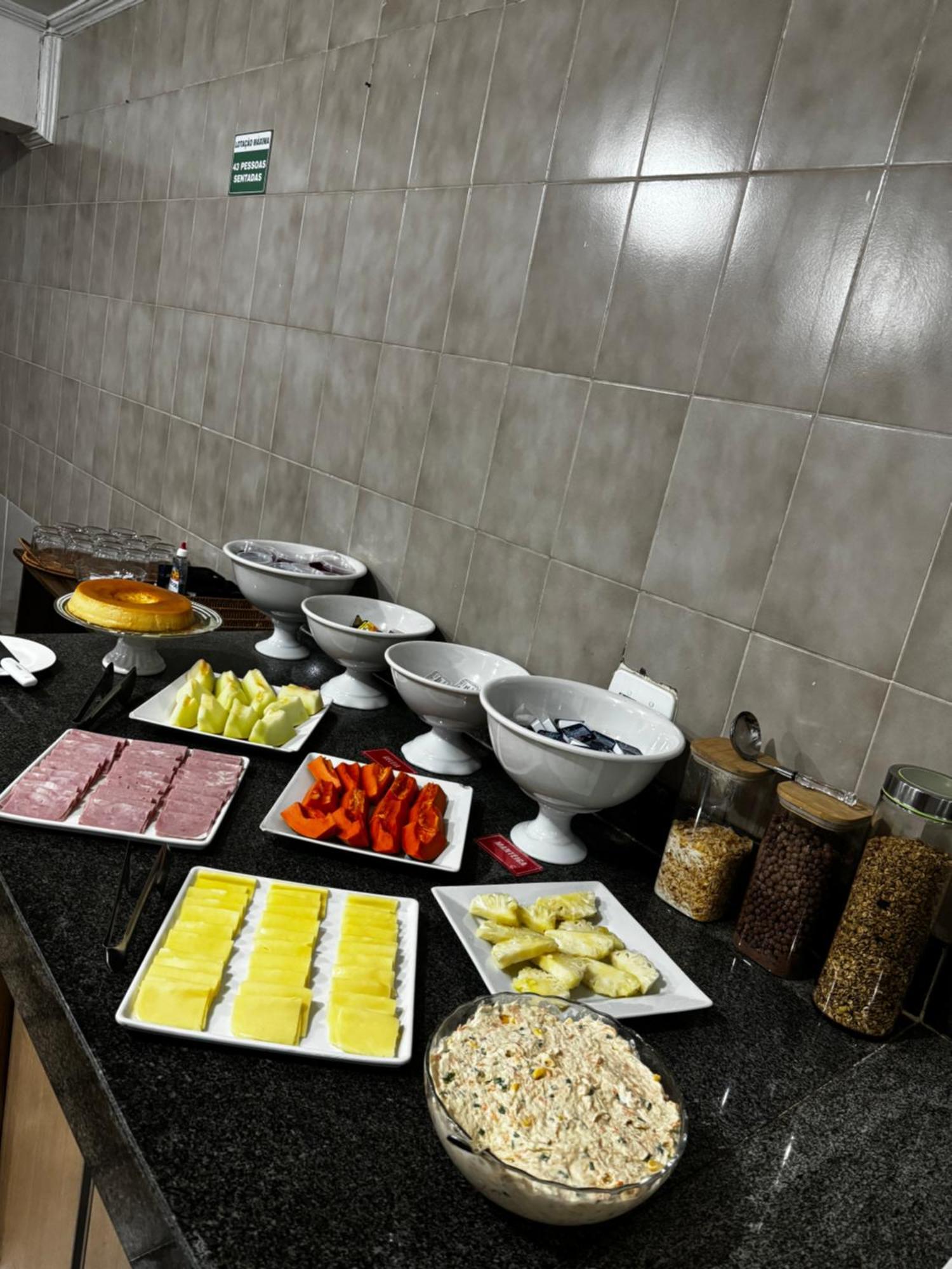 Hotel Castro Itumbiara Luaran gambar